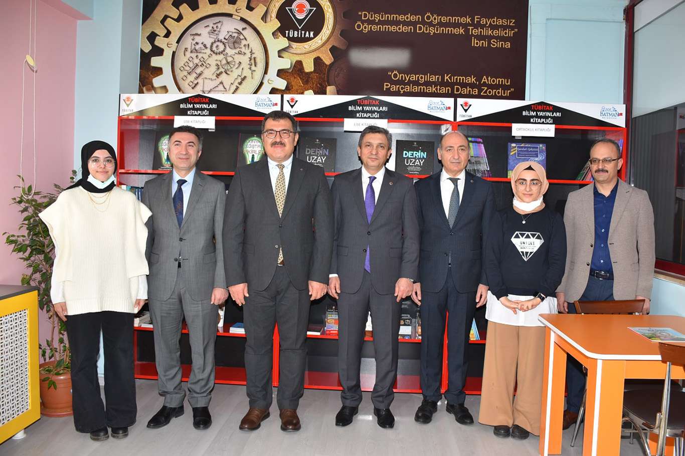 TÜBİTAK Başkanı deneyap sınavının yapıldığı merkezi ziyaret etti, TÜBİTAK Kitaplığı açılışını yaptı TÜBİTAK Başkanı deneyap sınavının yapıldığı merkezi ziyaret etti, TÜBİTAK Kitaplığı açılışını yaptı